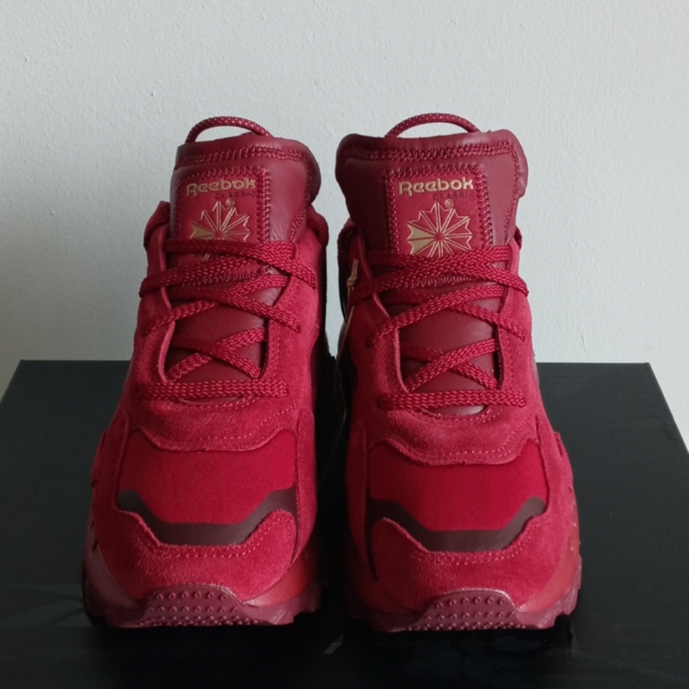 Cardi B Reebok CL CARDI WOMEN US 10 RED